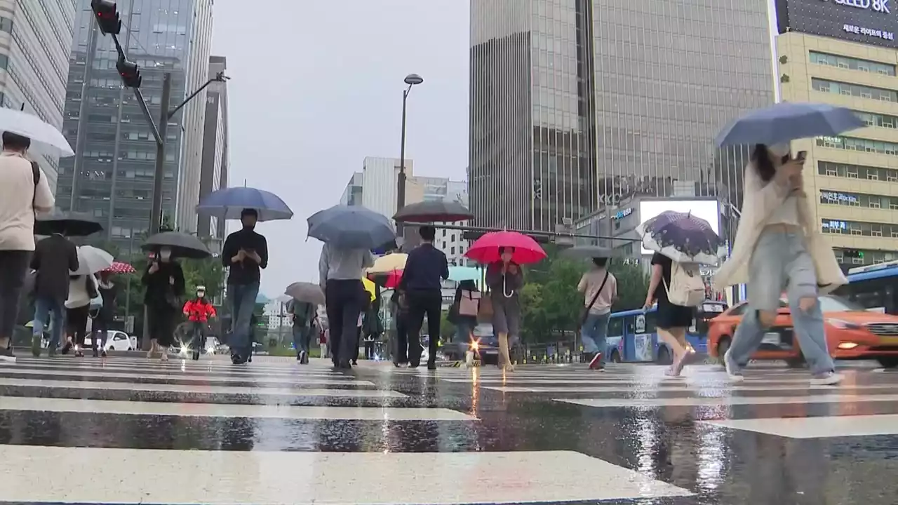 [날씨] 열기 내뿜은 태풍 '송다', 이번엔 기습 호우 뿌린다