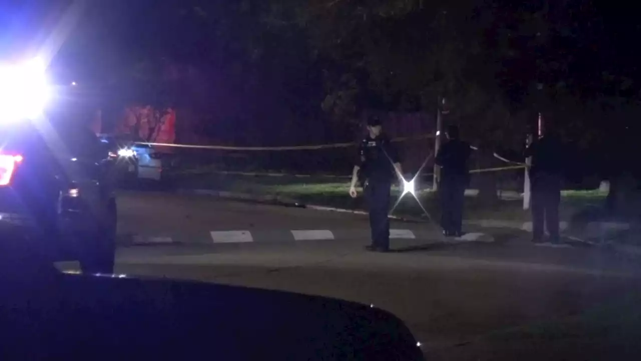 1 killed, teen in critical condition after drive-by shooting in southwest Houston, police say