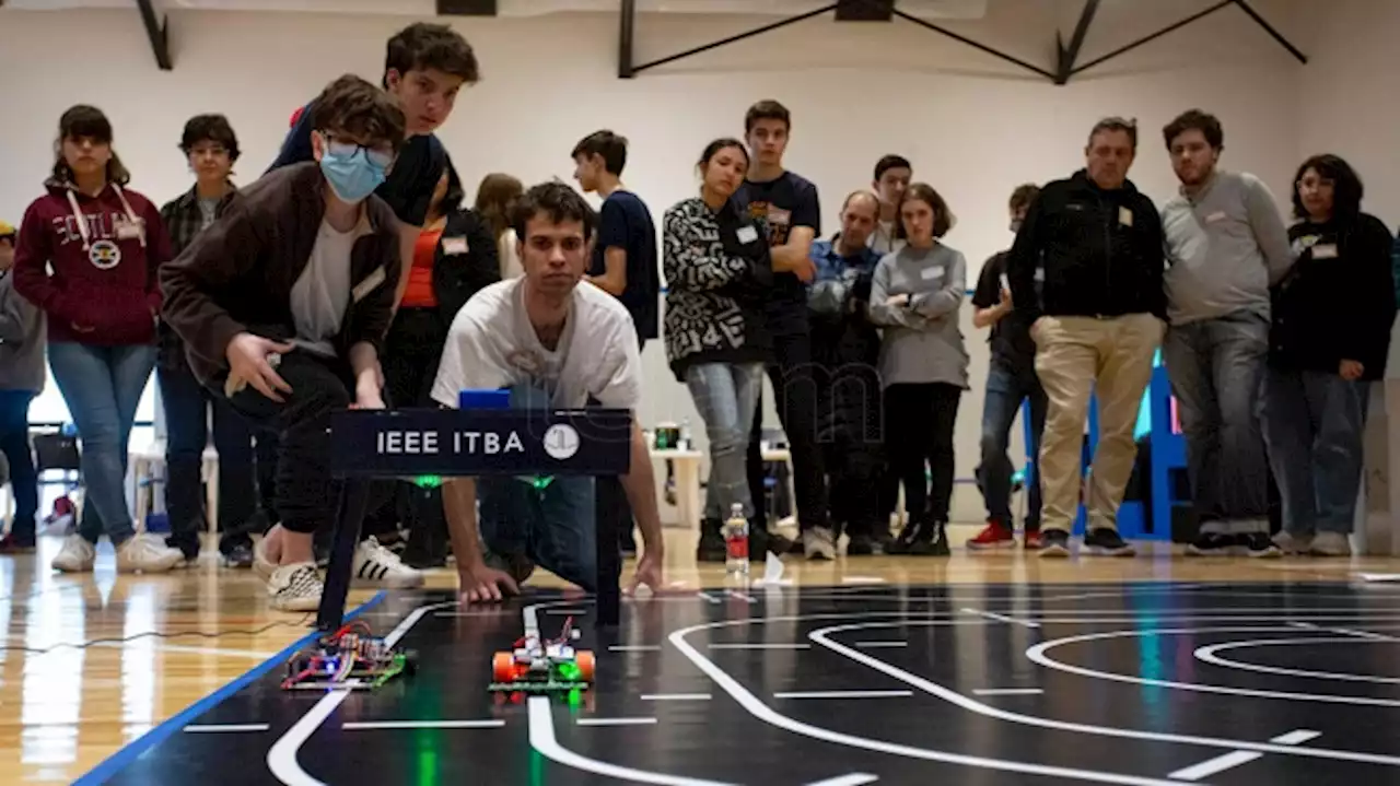 Más de 60 estudiantes y aficionados participaron del campeonato de robótica organizado por el ITBA