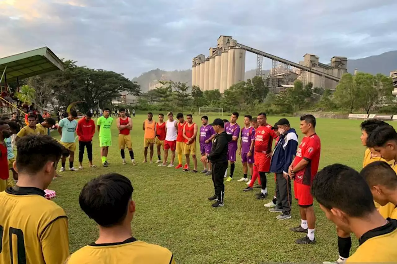 Semen Padang berupaya keras wujudkan uji coba dengan Persipura