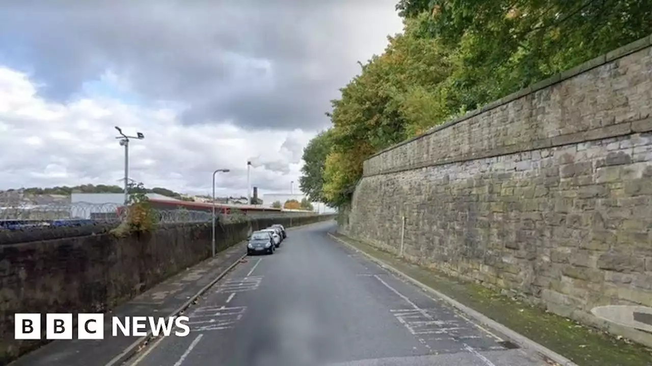 Driver killed after car crashes into wall in Bradford