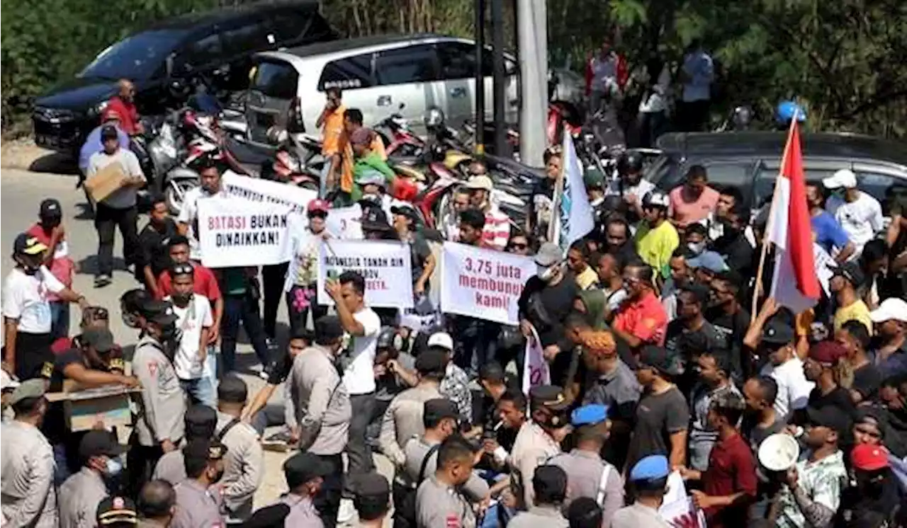 Pelaku Pariwisata Labuan Bajo Unjuk Rasa Tolak Kenaikan Tiket Pulau Komodo