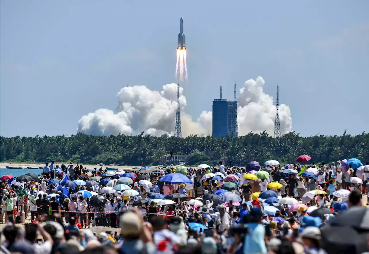 Raumfahrt - Chinesische Rakete in Erdatmosphäre eingetreten