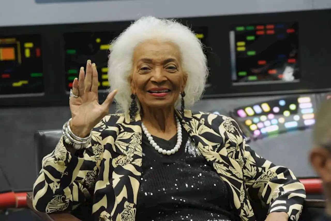 ‘Star Trek’ Icon Nichelle Nichols Dead At 89