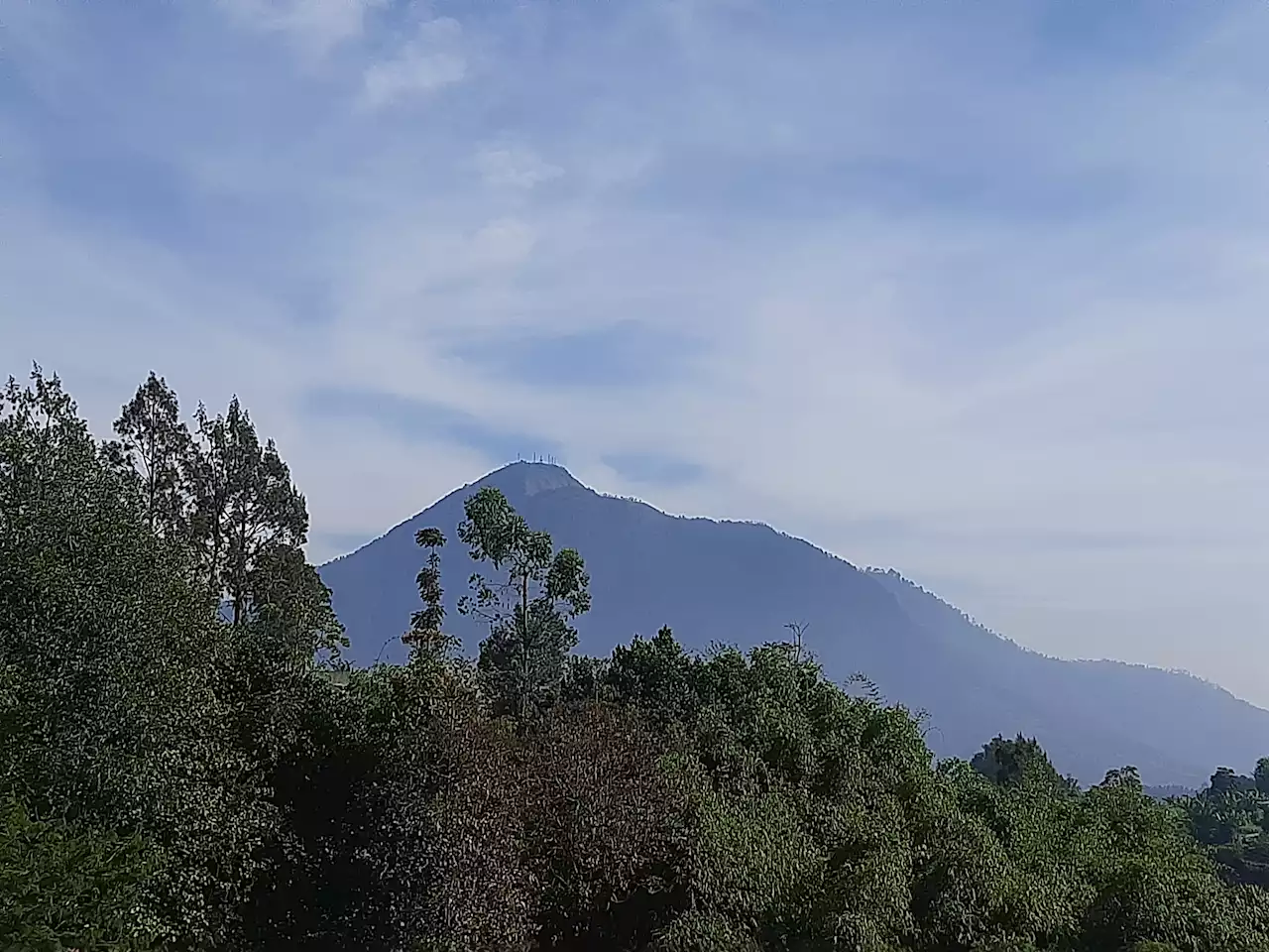 Prakiraan Cuaca Semarang Raya: Cerah Berawan Pagi Hingga Malam