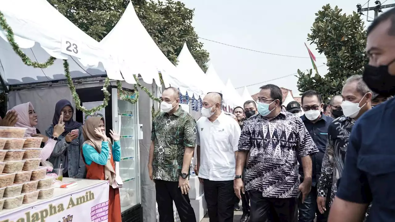 Kemesraan Rano Karno dan Ahmed Zaki Iskandar Hadiri Festival Kampung Cengkok di Tangerang