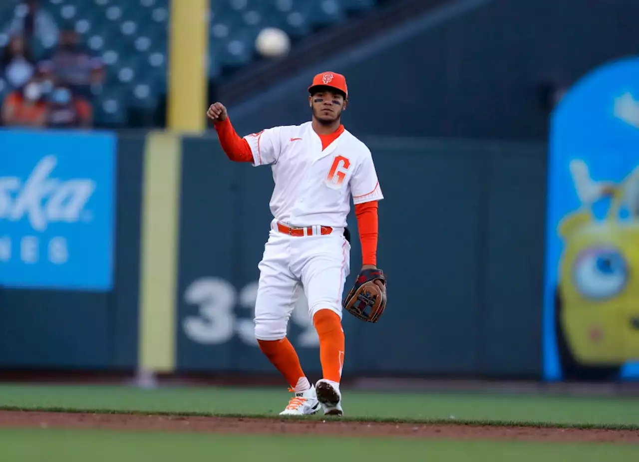 In scary moment, Giants’ Thairo Estrada hit in head with a pitch and leaves game