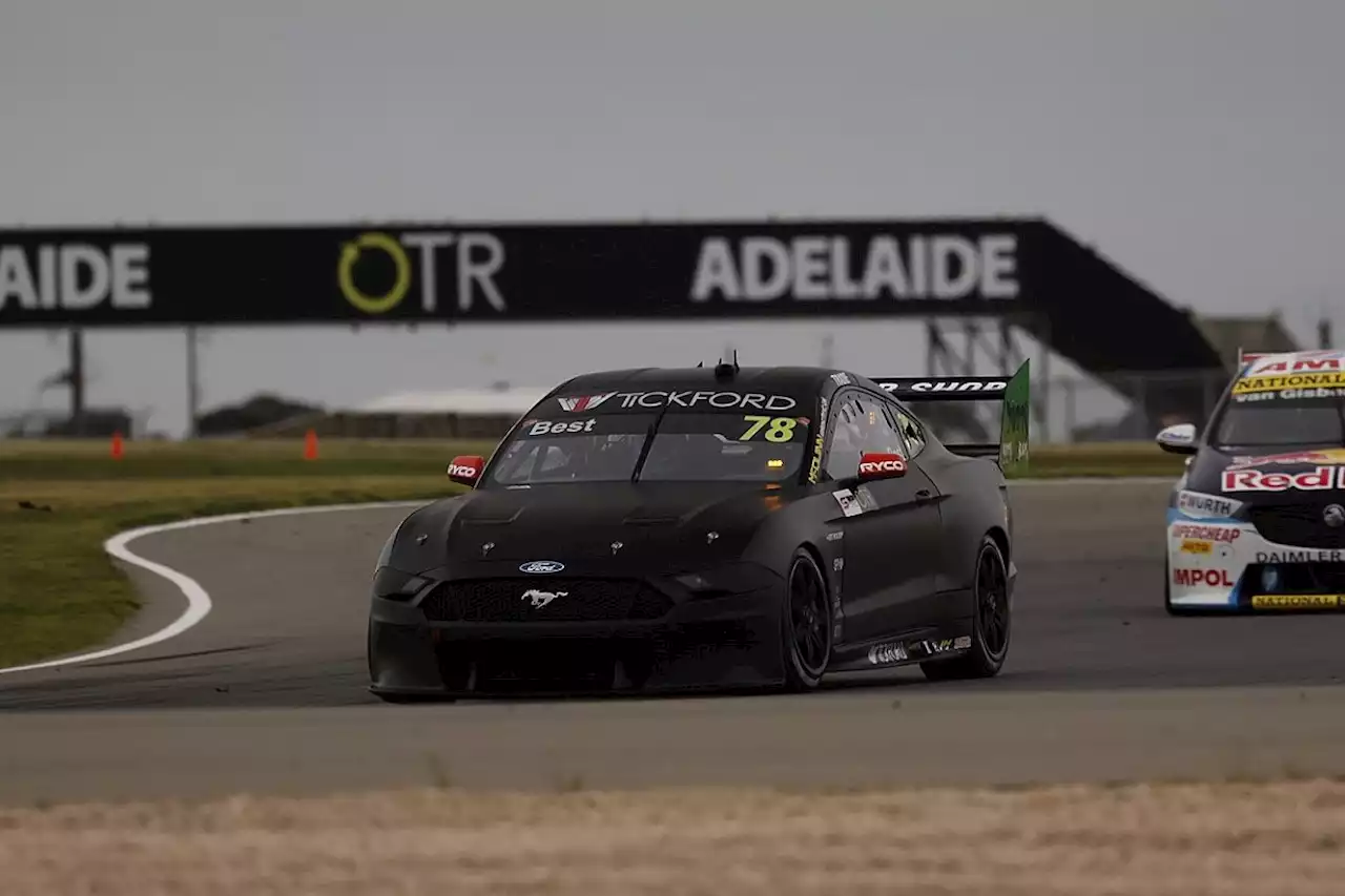 Supercars deals with tyre controversy