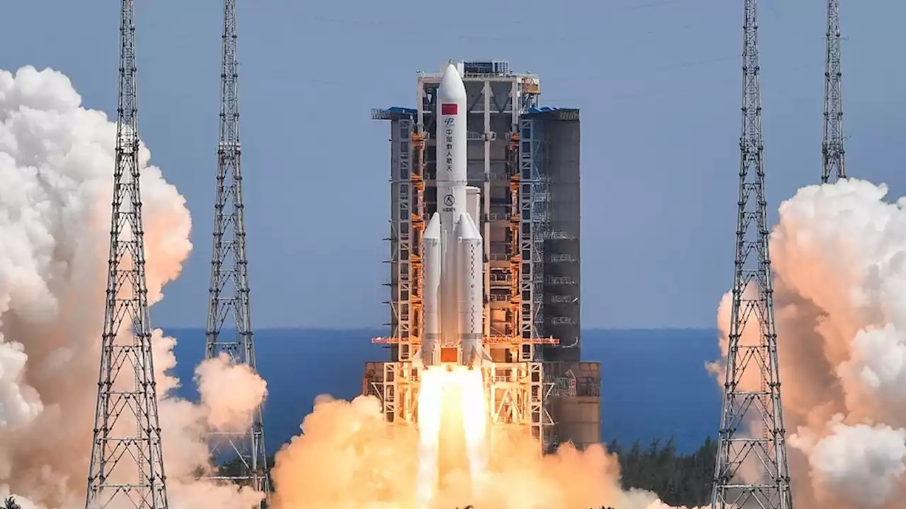 El cohete chino fuera de control impactó en la Tierra y sus restos cayeron en el océano Índico