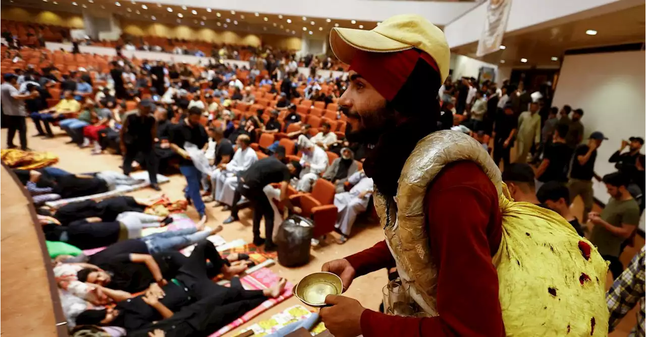 Sadr's followers set up for long sit-in at Iraq parliament