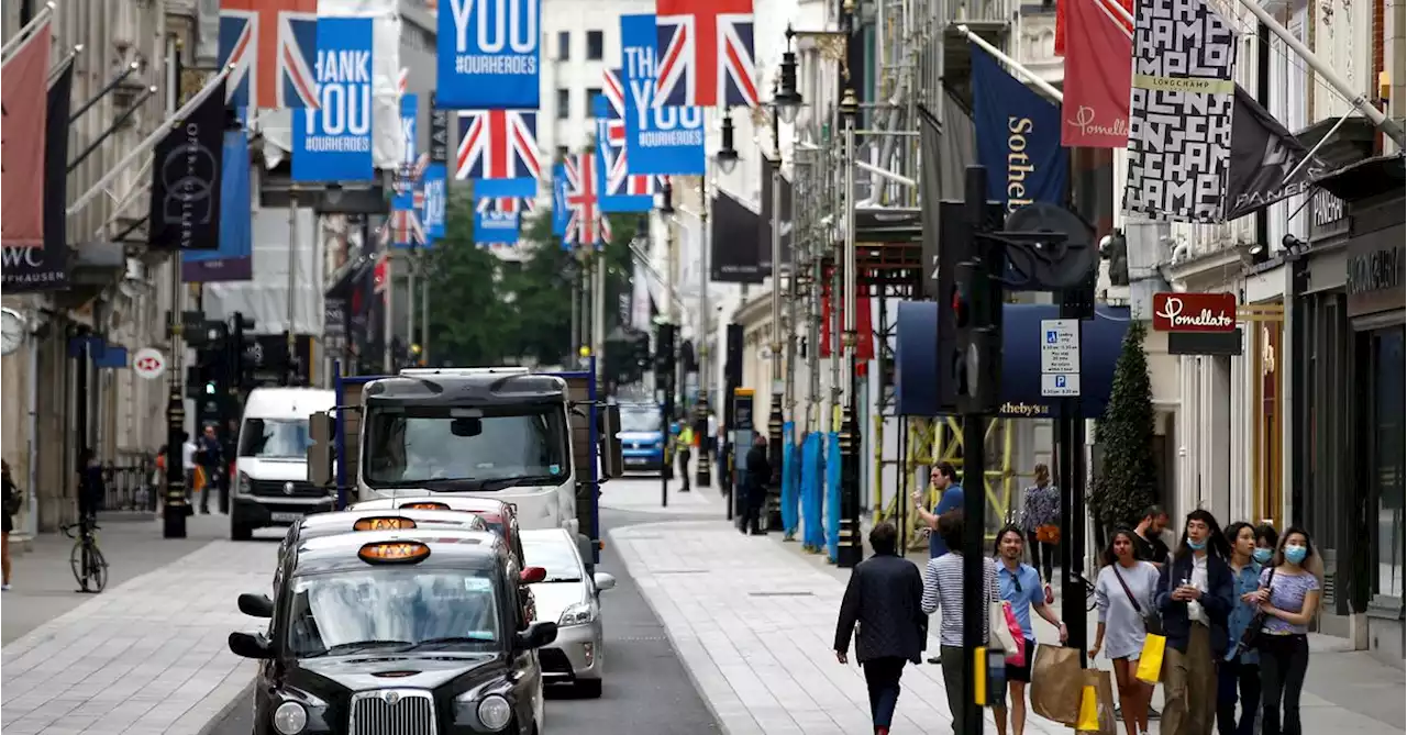 UK businesses expect zero growth over next 3 months, survey shows