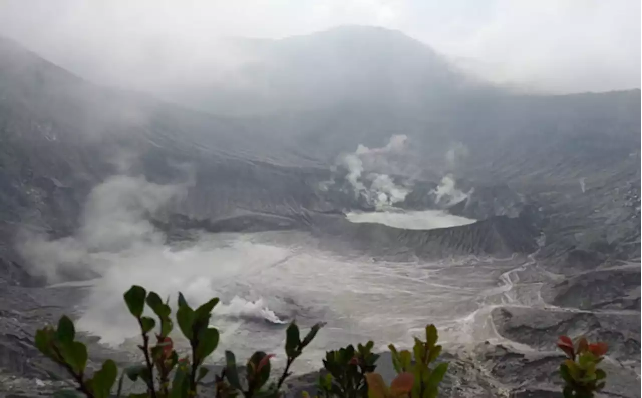 Gunung Tangkuban Parahu Jabar, Wisata Alam di Gunung Berapi Aktif