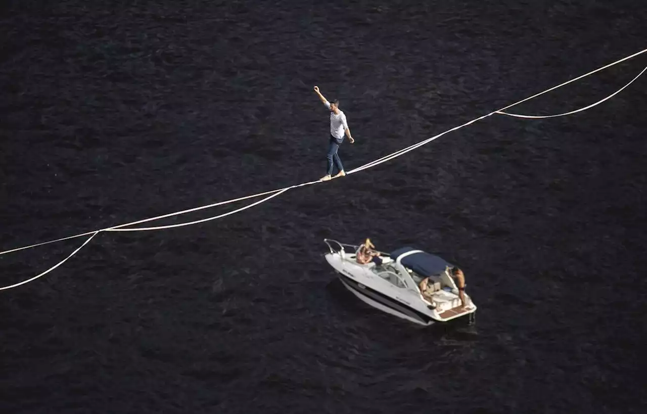 Le funambule Nathan Paulin a traversé la Seine sur un fil à Rouen