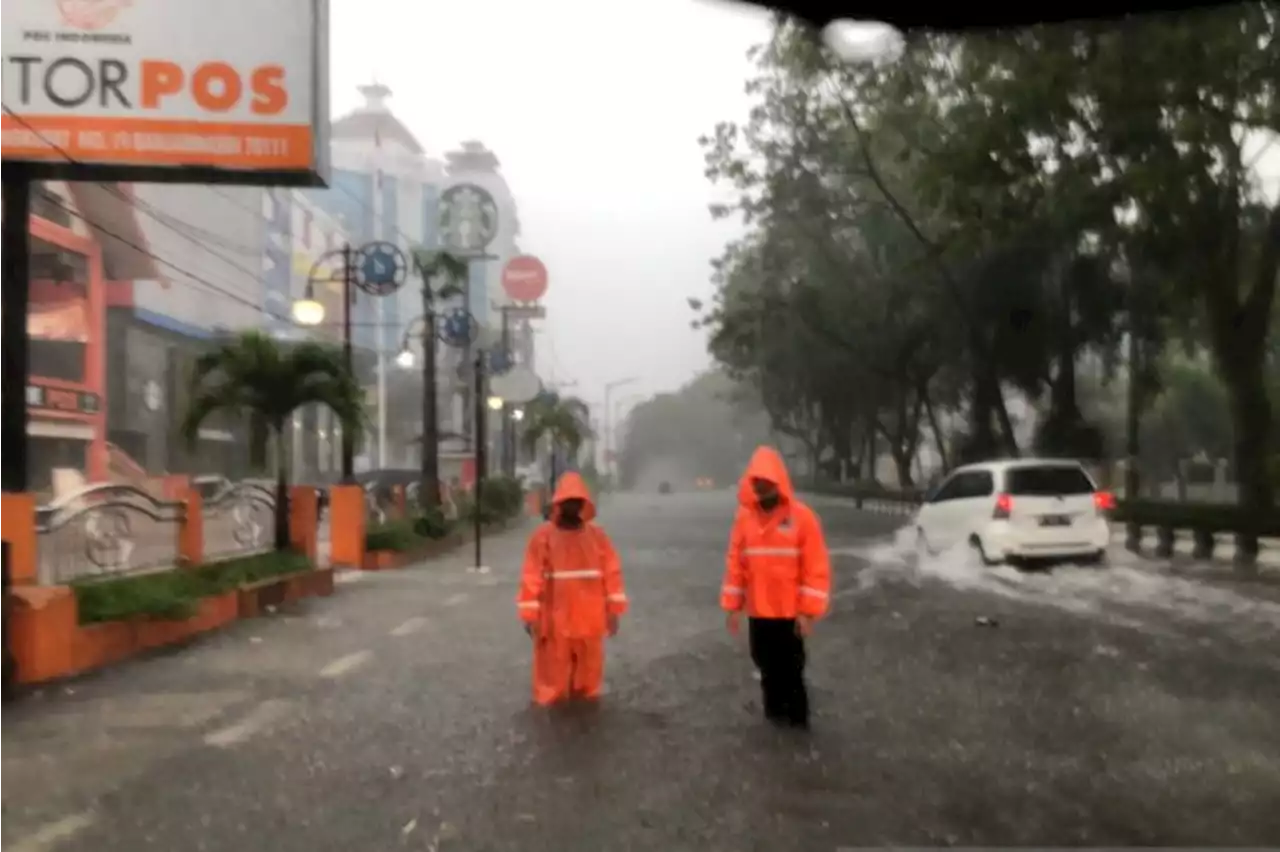 Banjarmasin waspada banjir akibat hujan deras 7 jam