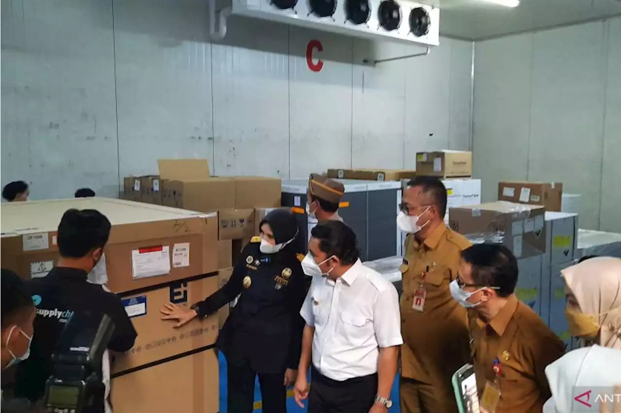 Sebanyak 94 ribu dosis vaksin PMK tiba di Bandara Soetta Tangerang