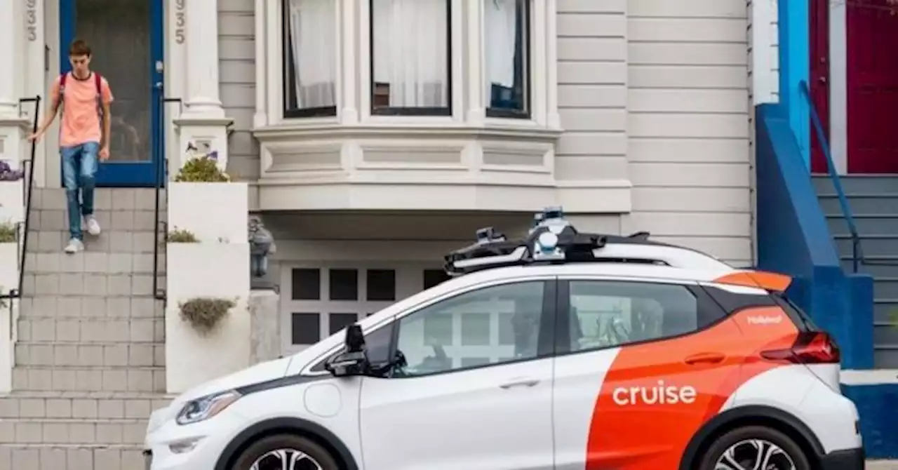 Driverless Traffic Jam: Cruise Robotaxis Blocked Traffic on San Francisco Street for Hours