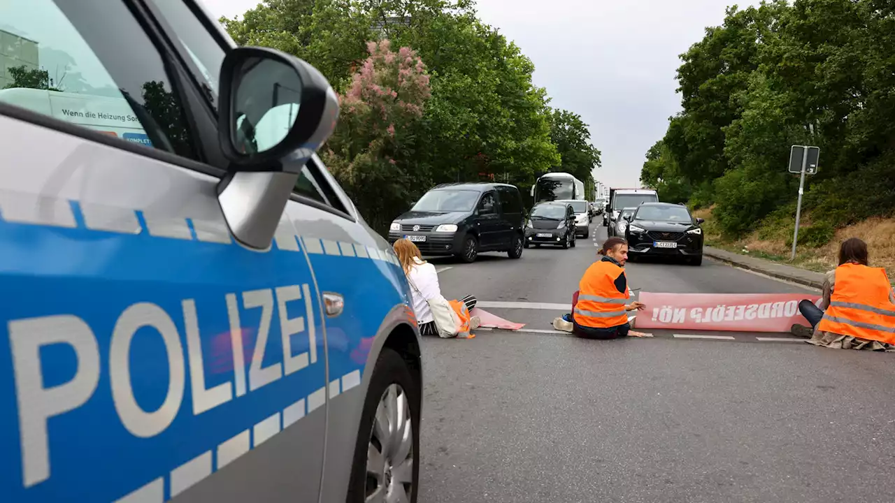 Berlin: Klima-Kleber blockieren wieder A100-Ausfahrt