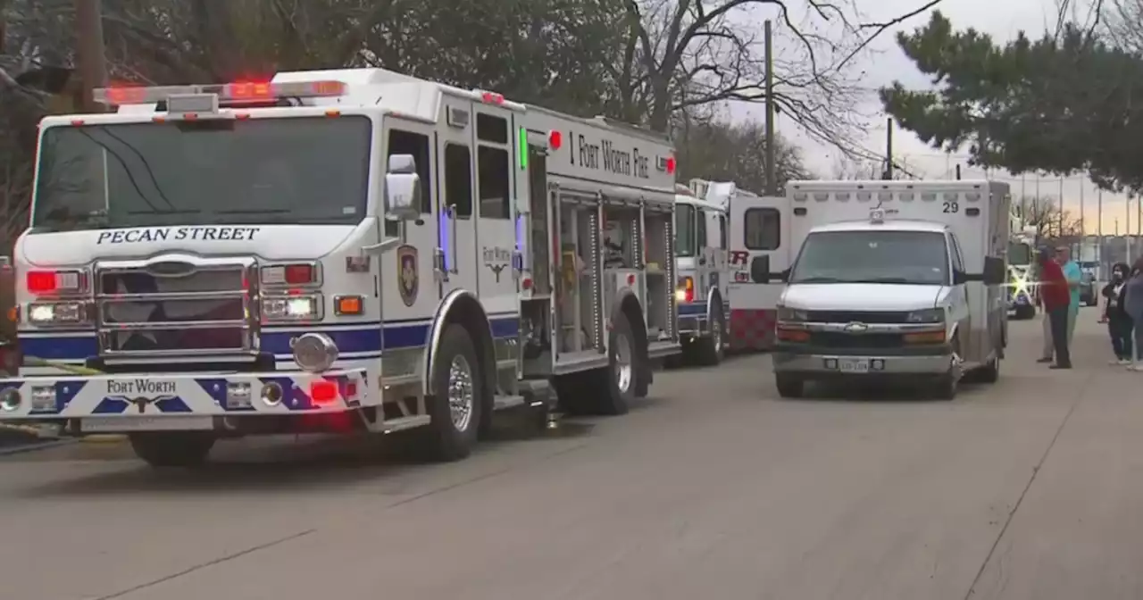 Two children hospitalized after apartment fire in Fort Worth