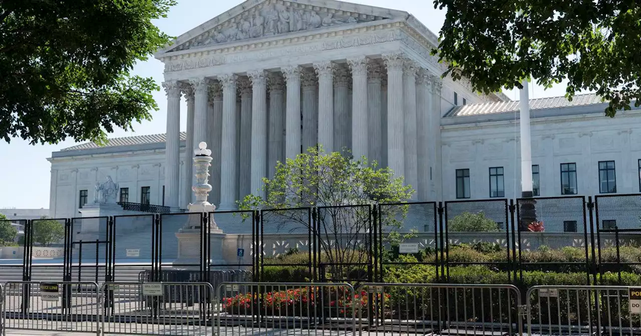 Supreme Court limits EPA in curbing power plant emissions