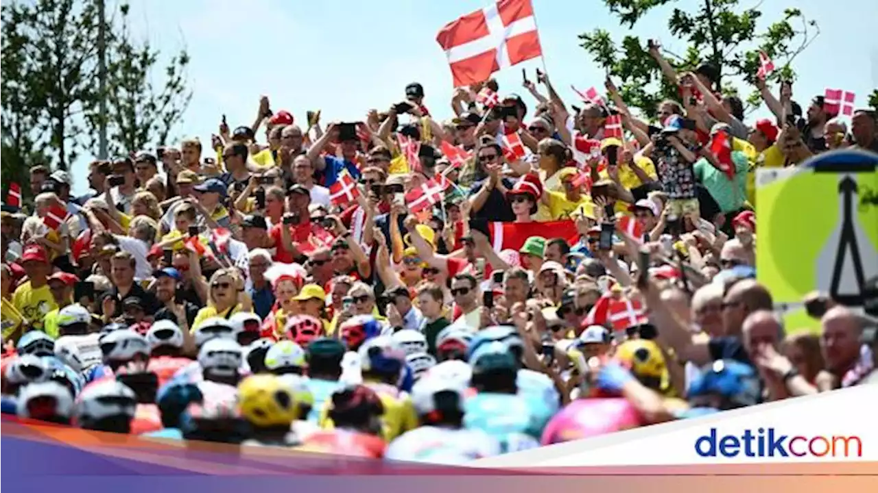 Lihat Lagi Euforia Warga Denmark Saat Pebalap Tour de France Melintas