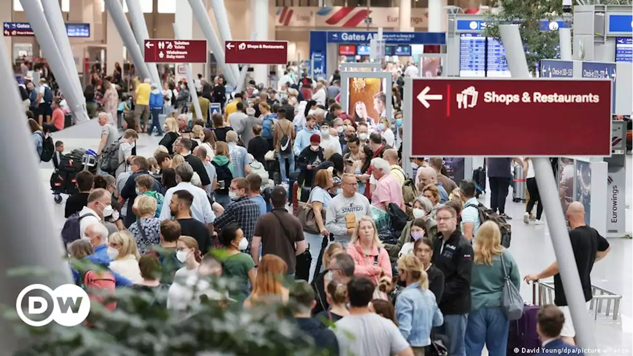 Germany turns to Turkish guest workers to ease its airports chaos | DW | 03.07.2022