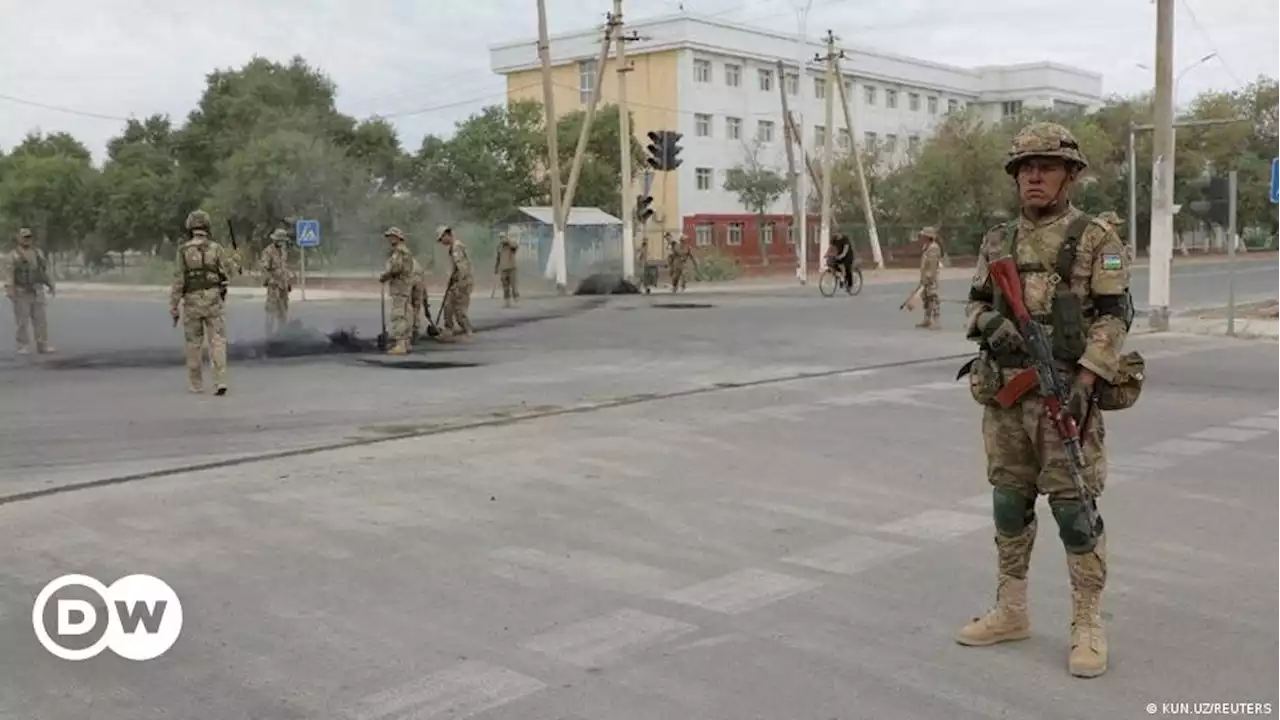 В Узбекистане на фоне протестов сохранят суверенитет Каракалпакстана | DW | 04.07.2022