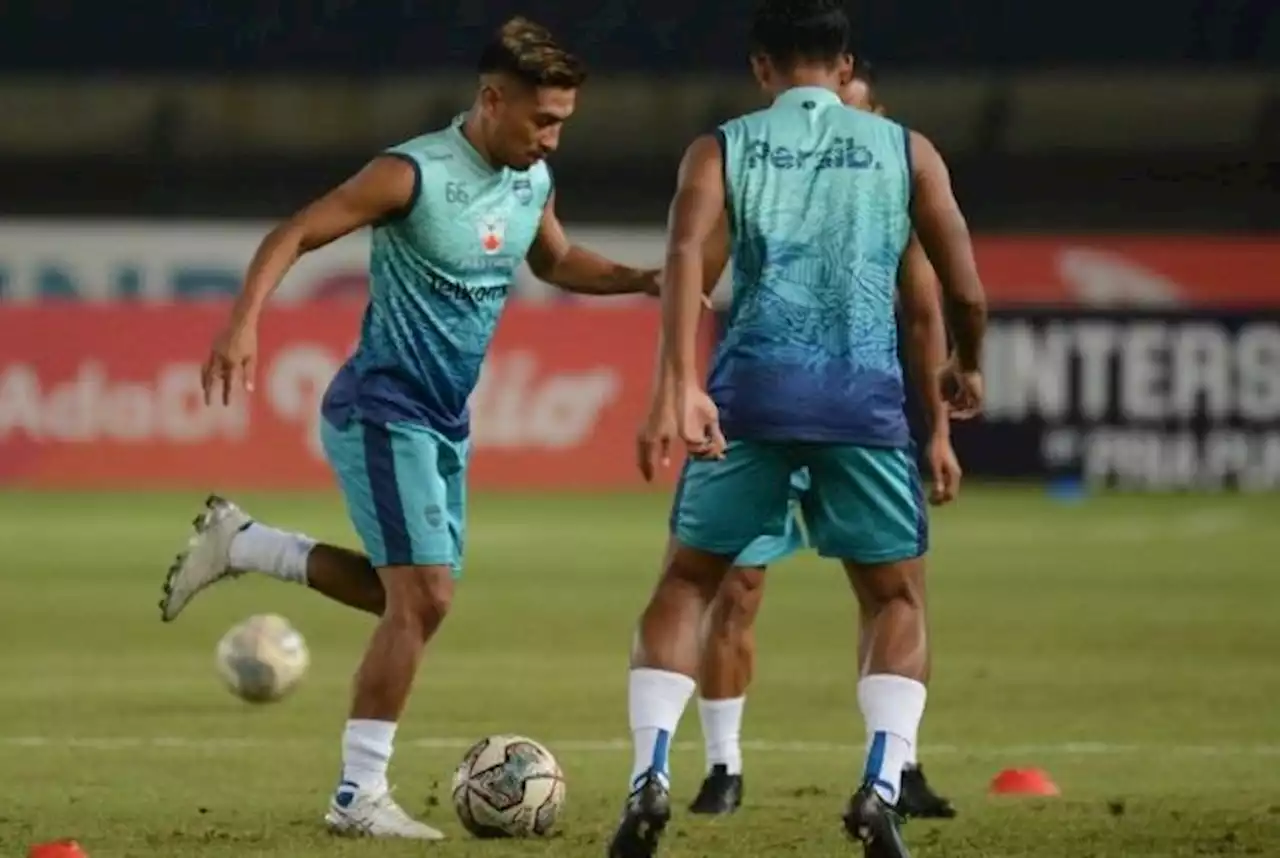 Daisuke Sato Jalani Latihan Perdana Bersama Persib