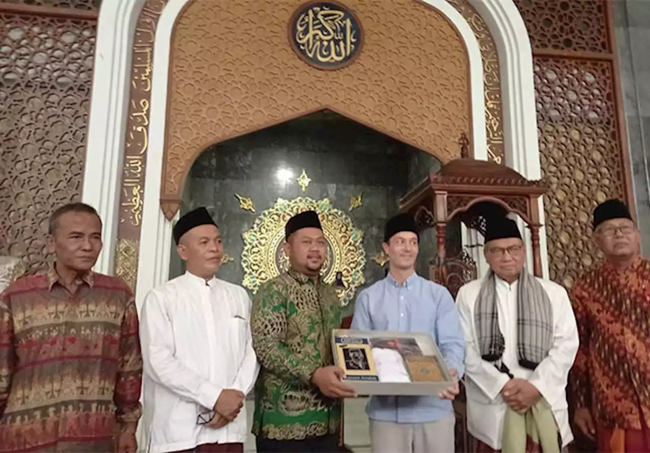 Mau Nikahi Atlet Andalan Gresik, Pemuda Asal Thailand Masuk Islam