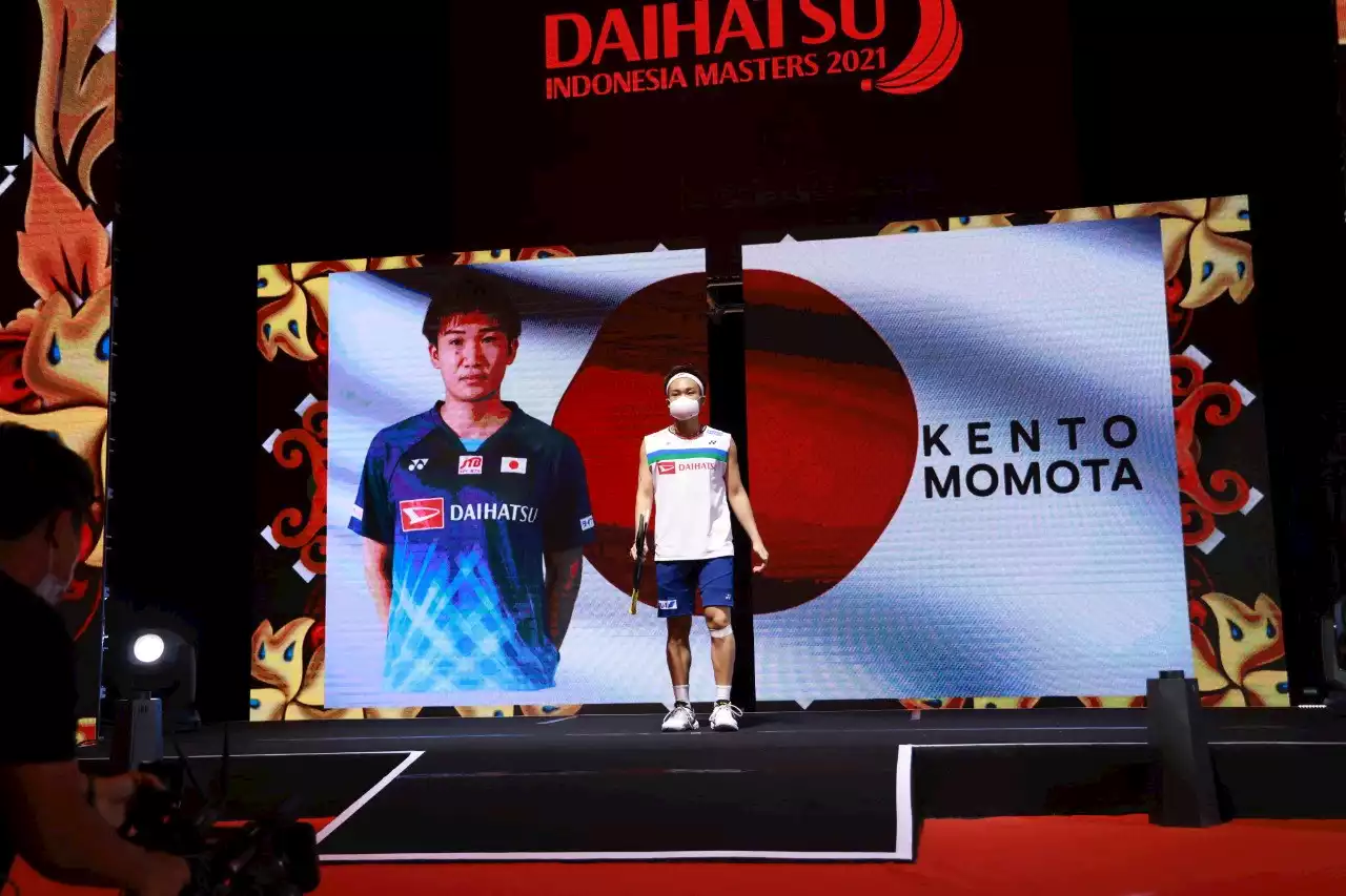 Jantan! Pengakuan Kento Momota Soal Viktor Axelsen Patut Diacungi Jempol