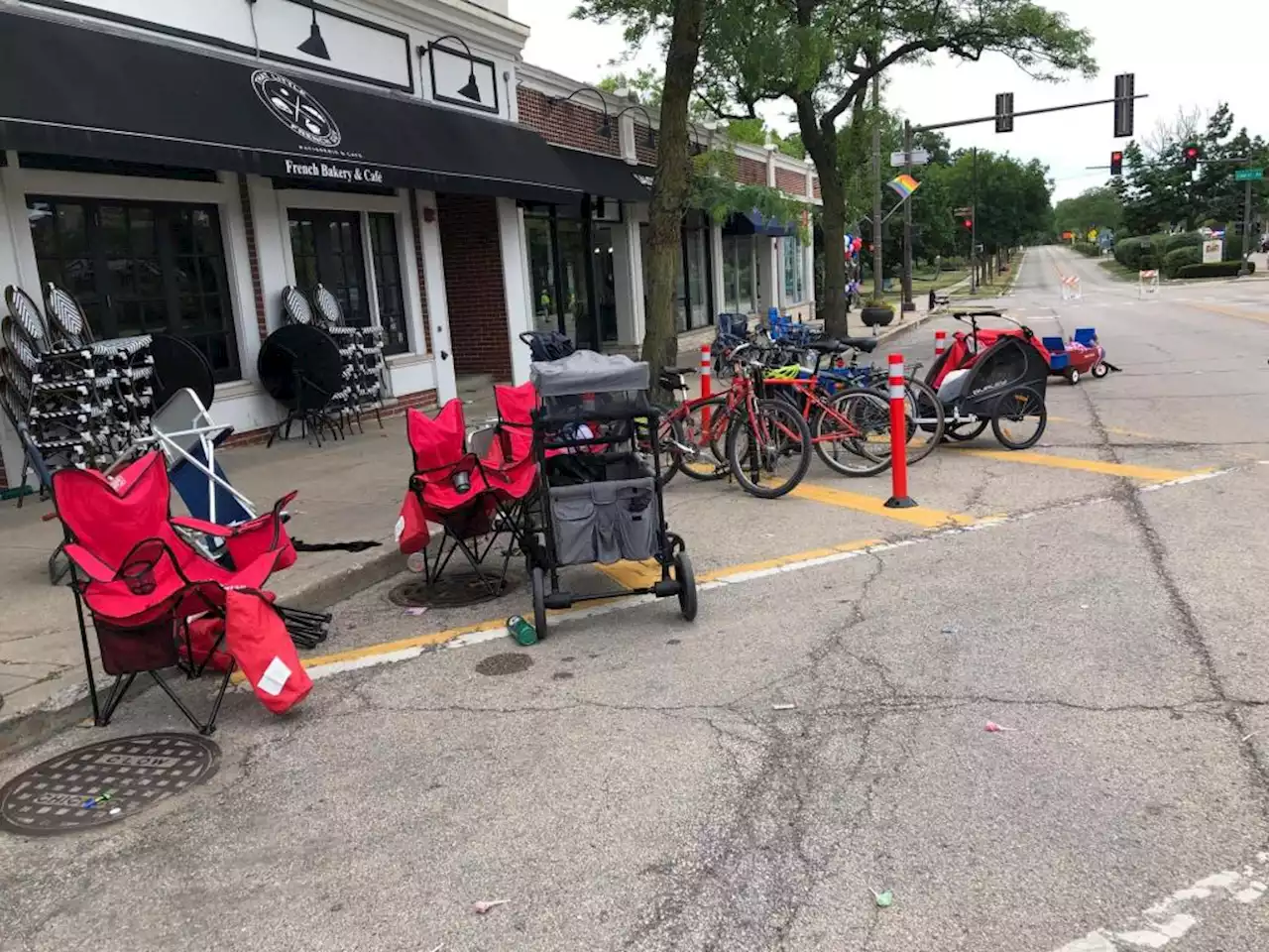 6 dead, 24 injured in shooting at Chicago-area July 4 parade