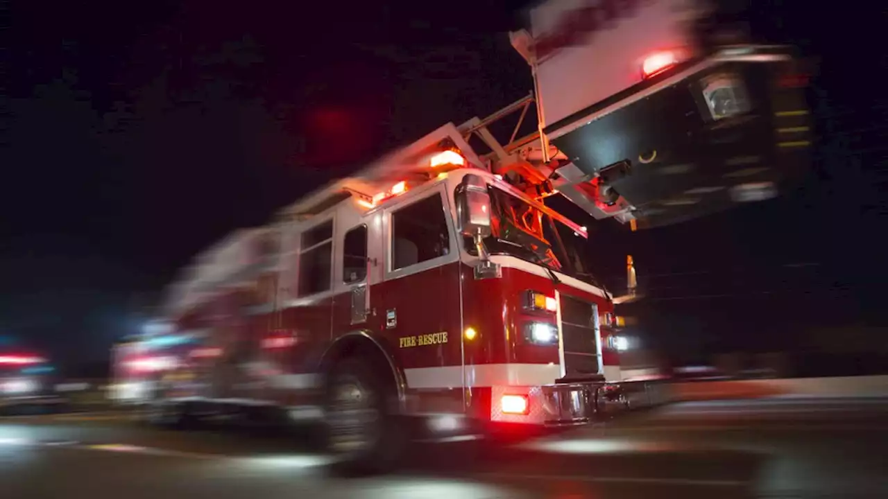 Vacant warehouse burns in Woodland Hills