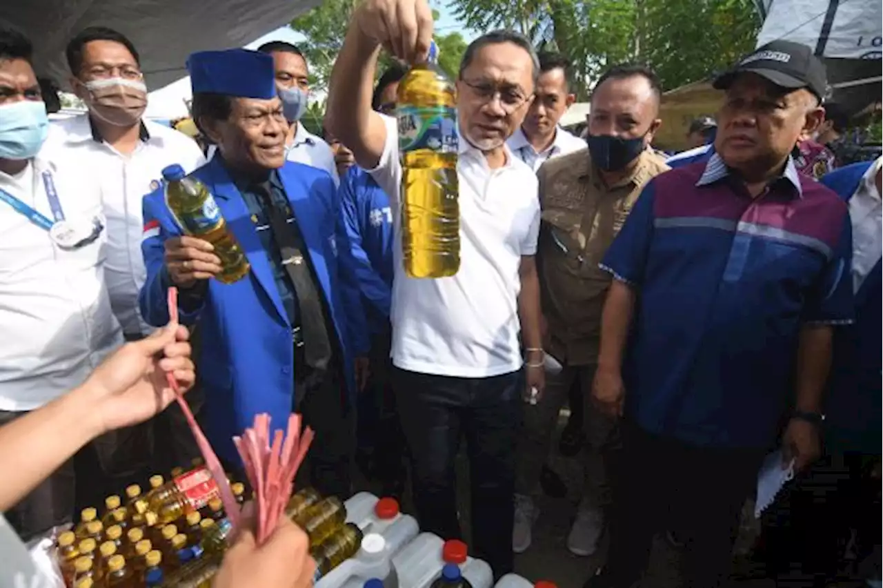 Mendag Klaim Harga Minyak Goreng Curah Sudah Rp14 Ribu per Liter