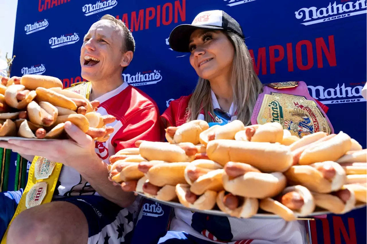 Joey Chestnut wins again at July 4 hot dog contest