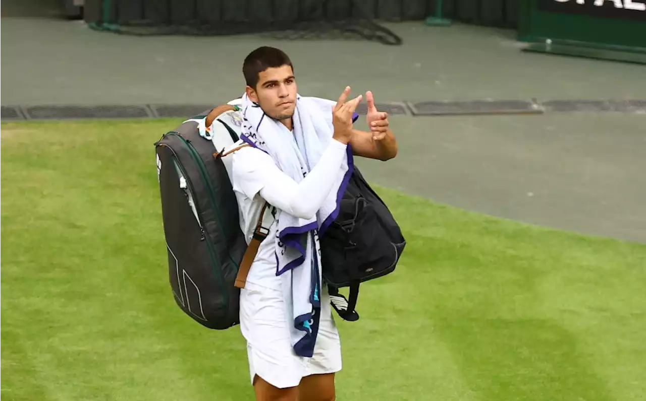 Carlos Alcaraz pierde ante Jannik Sinner y es eliminado de Wimbledon