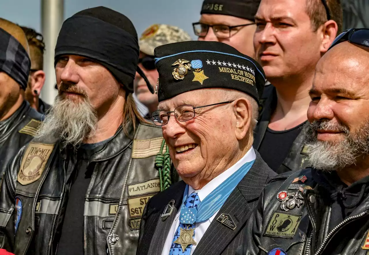 Last living WWII Medal of Honor recipient to lie in honor at U.S. Capitol