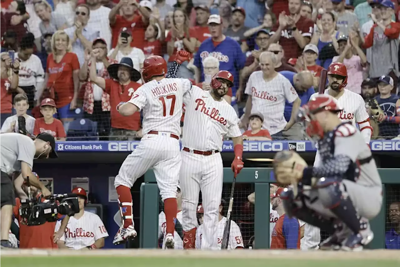 Rhys Hoskins, J.T. Realmuto power Phillies to 4-0 victory, series win over Cardinals