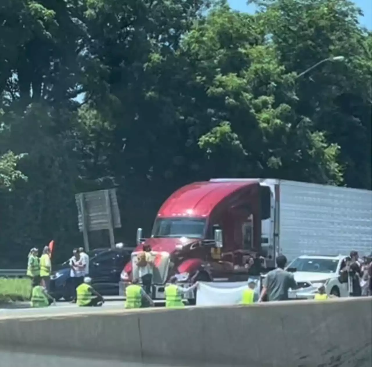 Climate change protests disrupt I-495 traffic