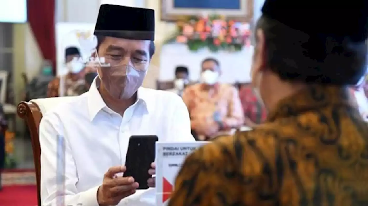 Presiden Jokowi Tetapkan Vaksin Booster Jadi Syarat Izin Keramaian dan Perjalanan