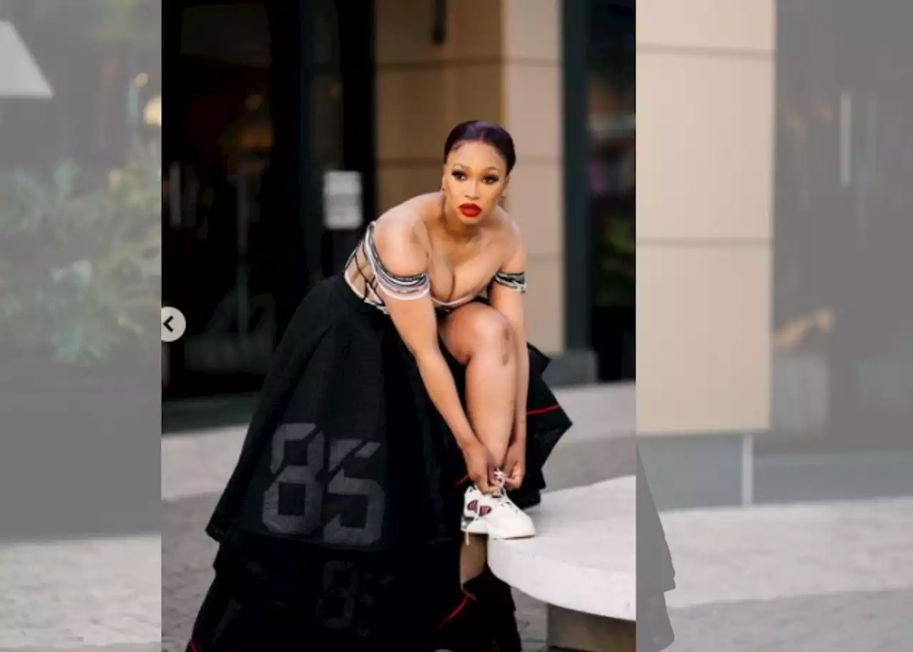 Actress Zola Nombona's 'Orlando Pirates' dress turns heads at Durban July