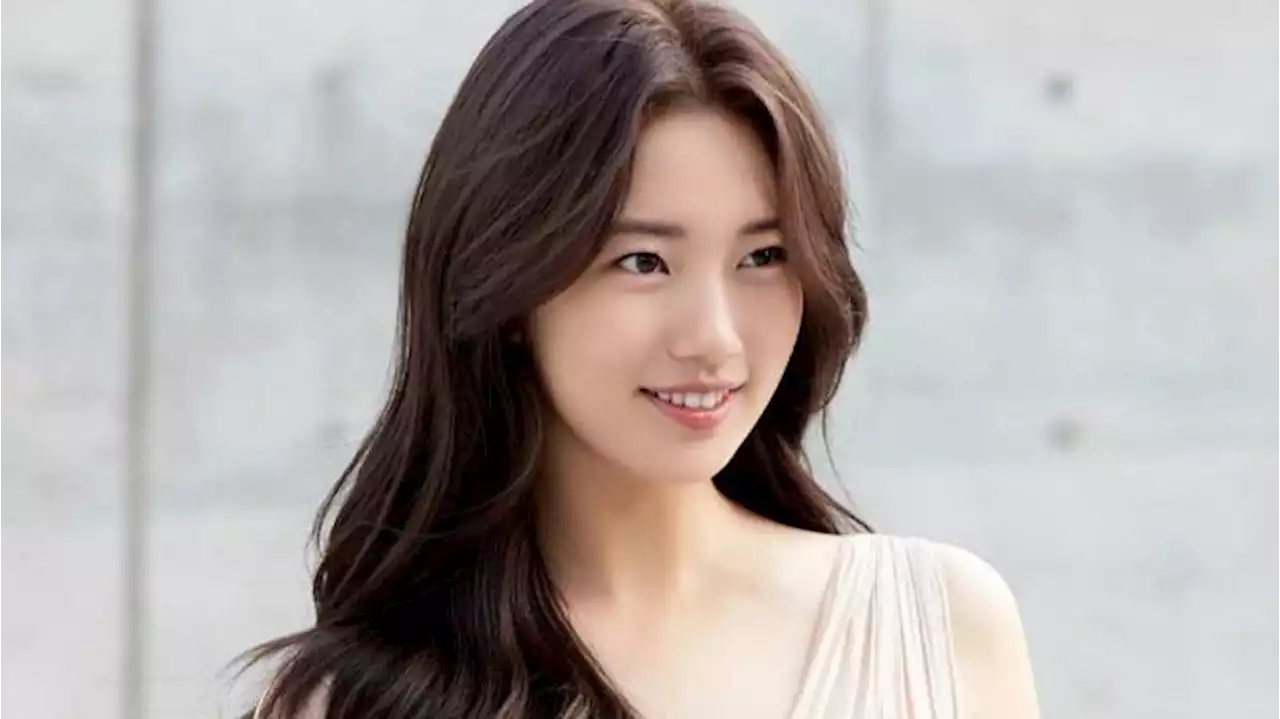 Suzy Bagikan Momen Saat Rayakan Anniversary 12 Tahun Debut