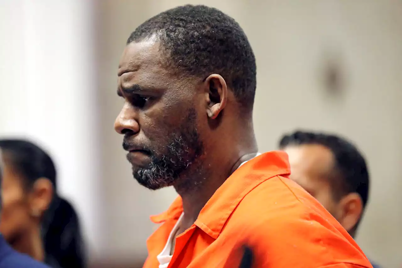 Feds: R. Kelly remains on suicide watch 'for his own safety'