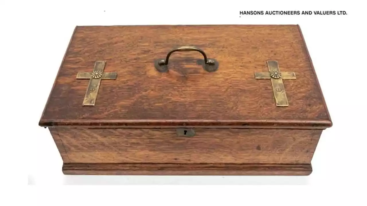 Antique vampire-slaying kit sparks bidding war