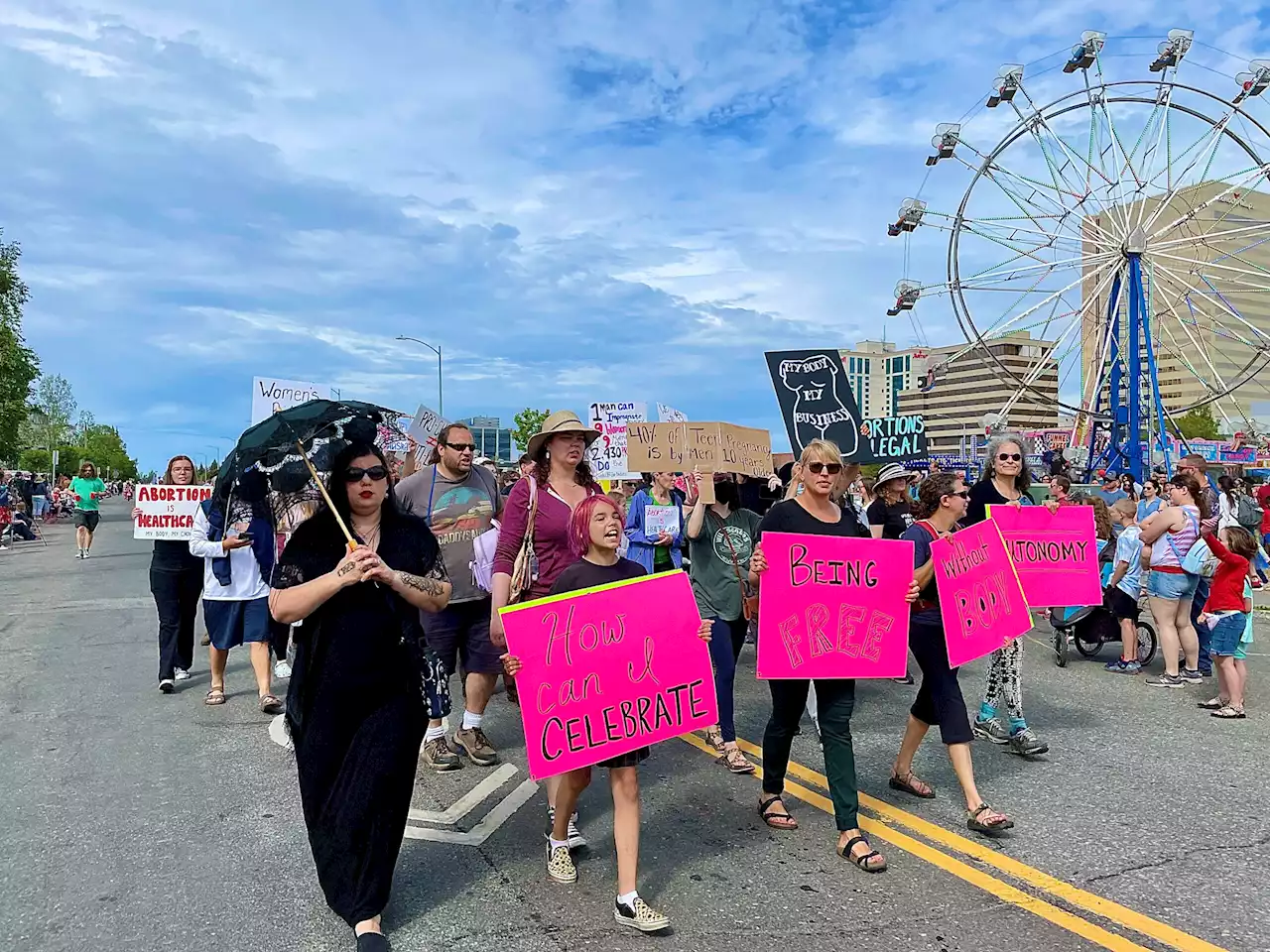 Advocates of abortion rights inject themselves into Anchorage Independence Day parade - Alaska Public Media