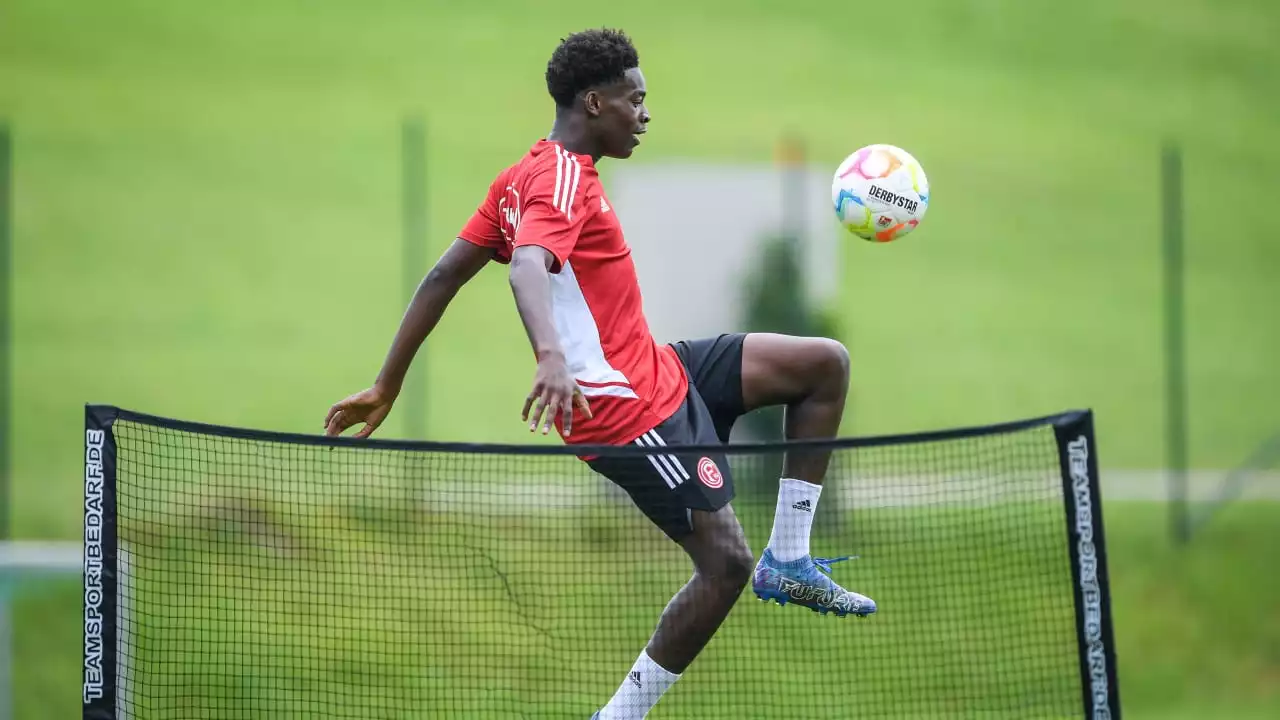 Fortuna Düsseldorf: Daniel Thioune verliebt in Neto Fernandes (16)