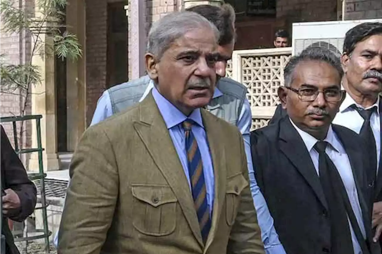 سندھ بلدیاتی انتخابات: الیکشن کمیشن نے وزیراعظم کو ٹھٹھہ کا دورہ کرنے سے روک دیا