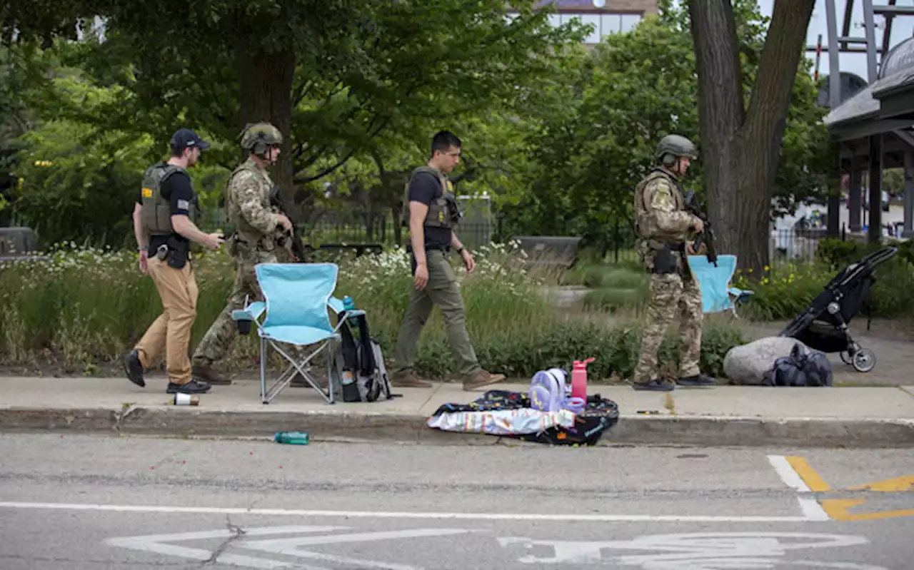 Police arrest suspect after gunman kills six at US 4 July parade