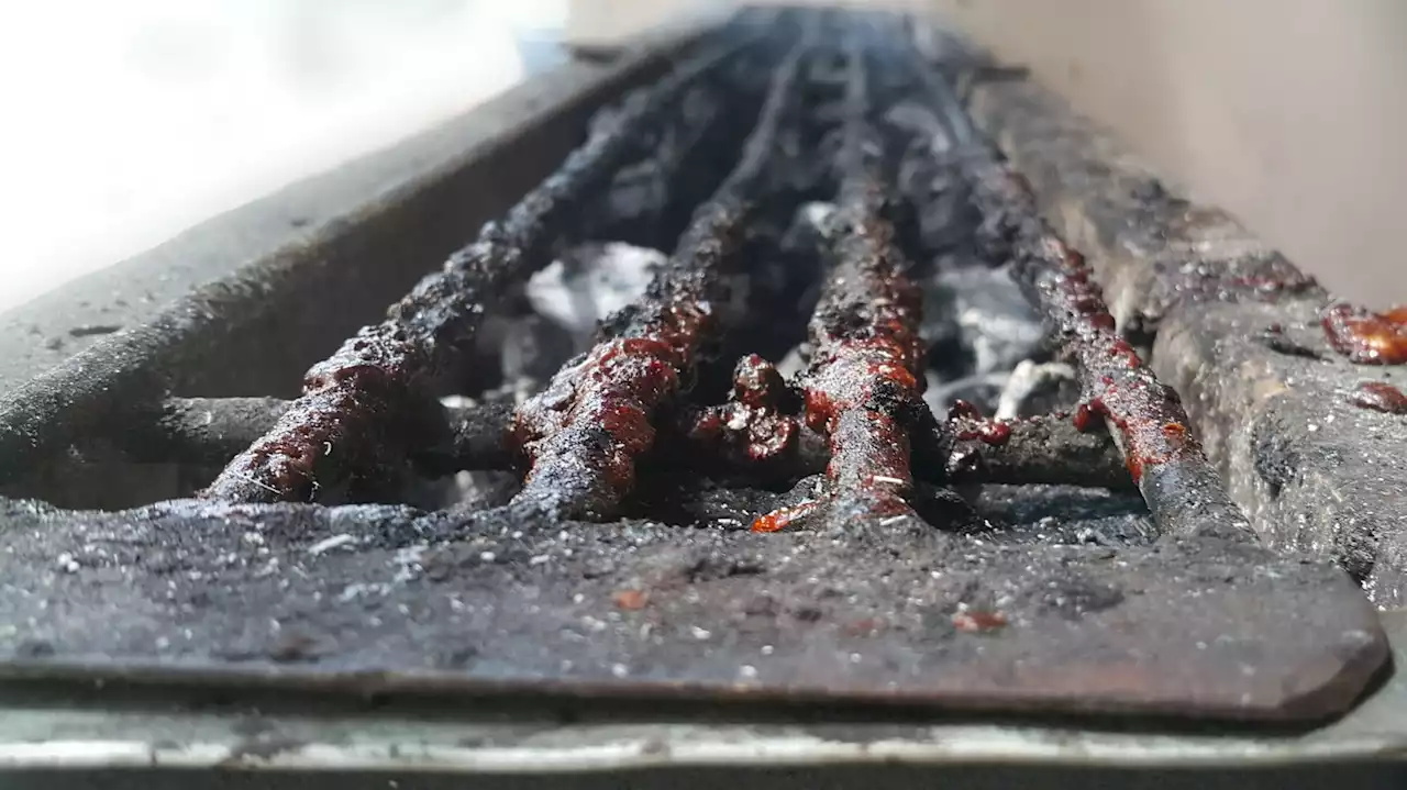 It's Time You Learned How To Clean Your Meat-Encrusted BBQ