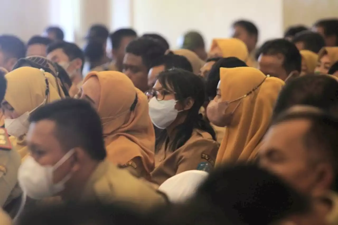 Hore, Gaji Ke-13 Cair