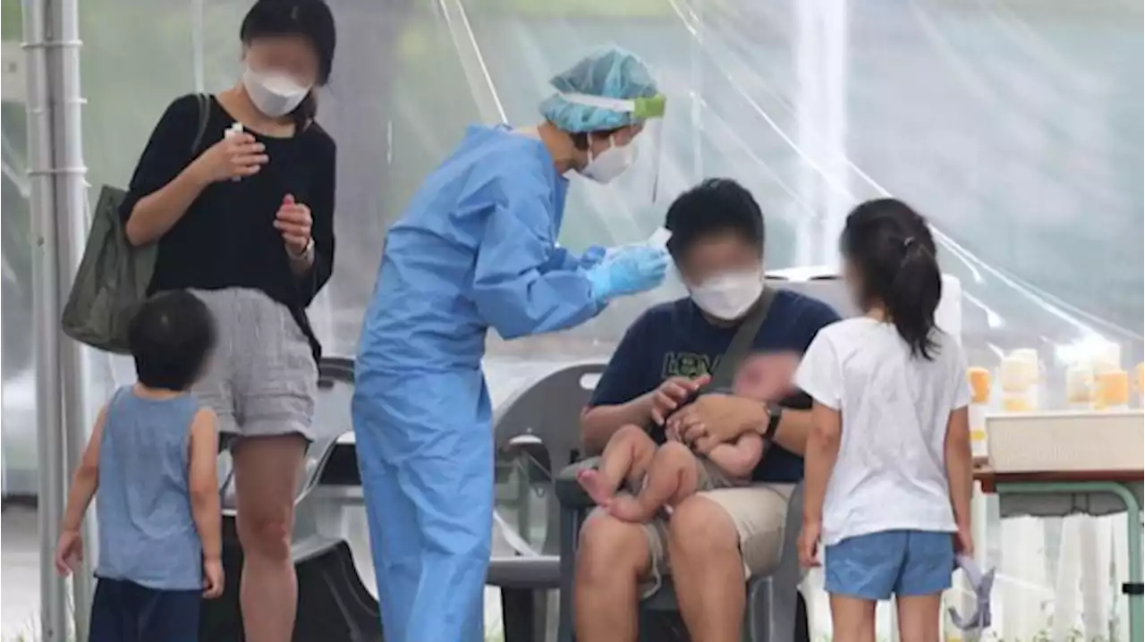 신규확진 2만 육박…지긋지긋 코로나, 되살아난 이유 알고보니