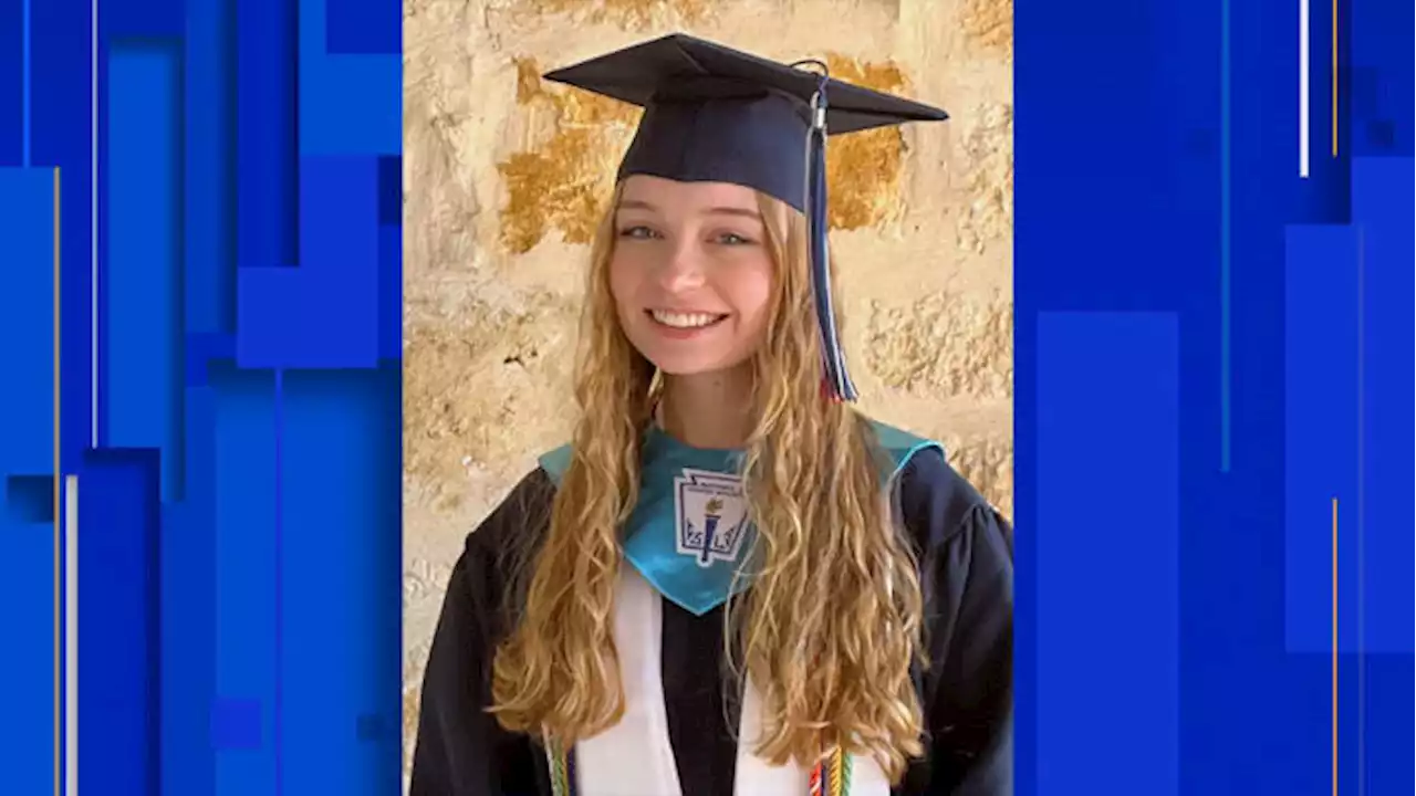 Smithson Valley High School crowned wrong student valedictorian after mistaken hand calculation